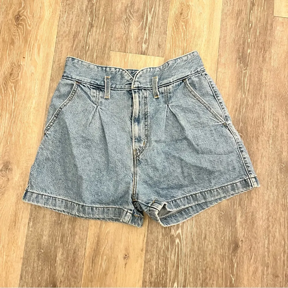 Levi's LEVI’S HIGH RISE MOM SHORTS - Image 2