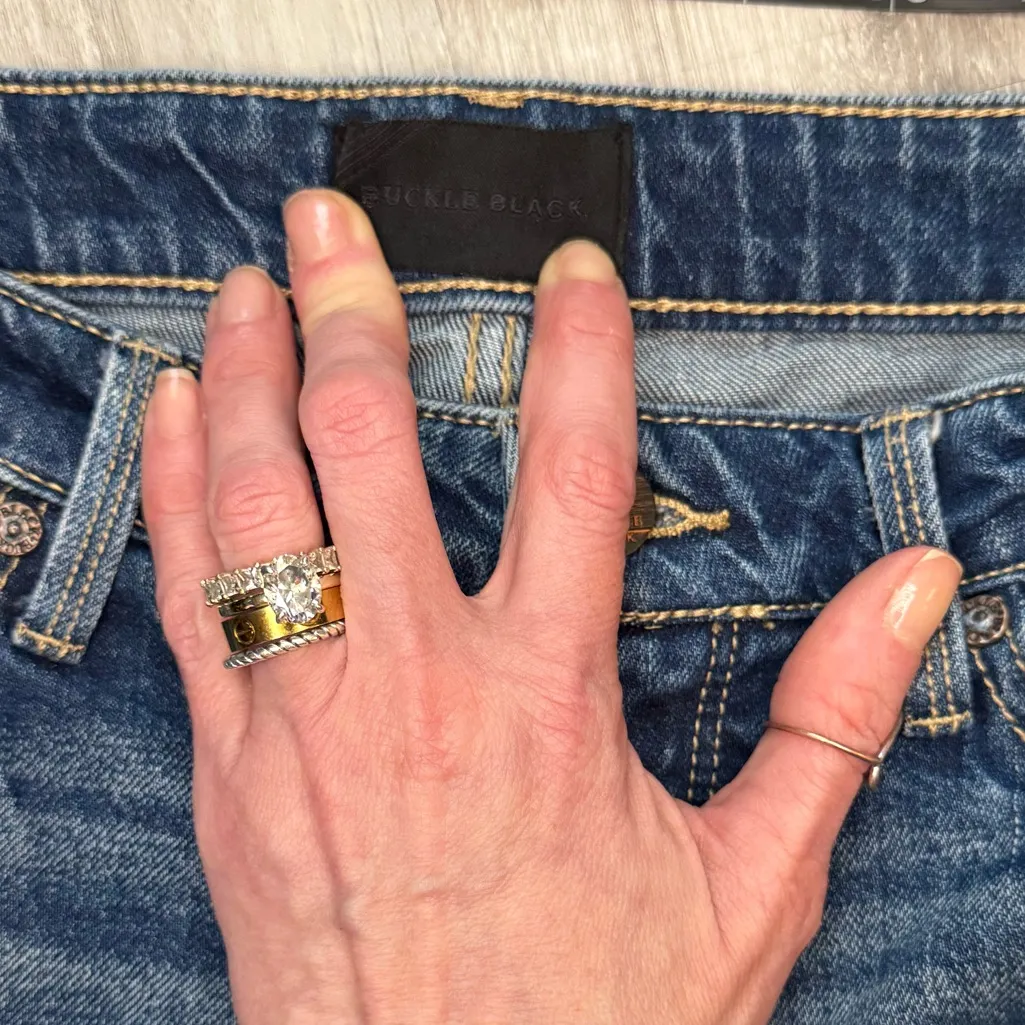 🖤Buckle Black Distressed Jean Shorts•Size:26🖤 Blue - Image 3