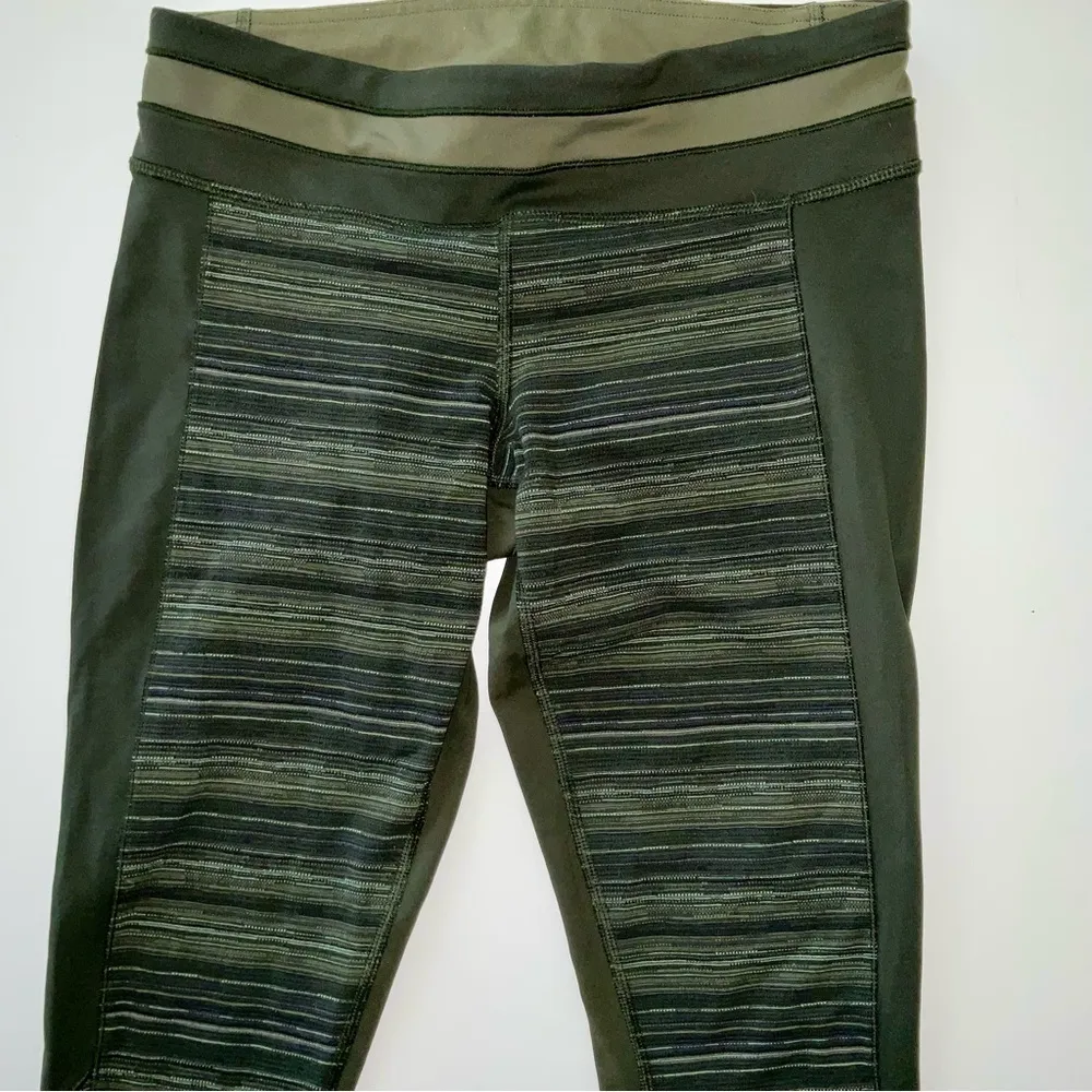 Lululemon Give Me Qi Crop Cyber Stripe Gator Green Black Gator Green size 6 - Image 5