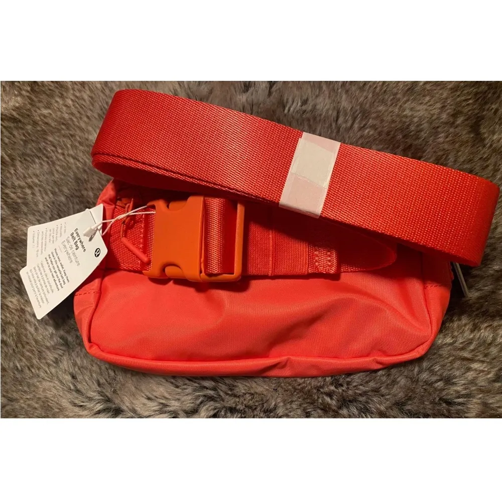 🖤 Rare!  Athletica Everywhere Belt Bag - Image 3