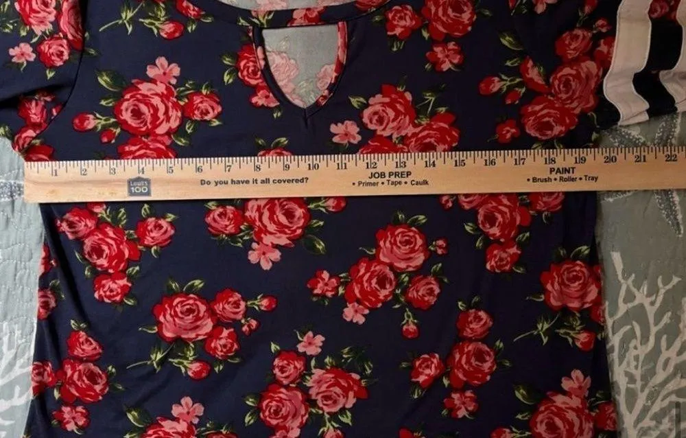 Floral Print Keyhole Top Accent Neckline Long Sleeve - Image 6