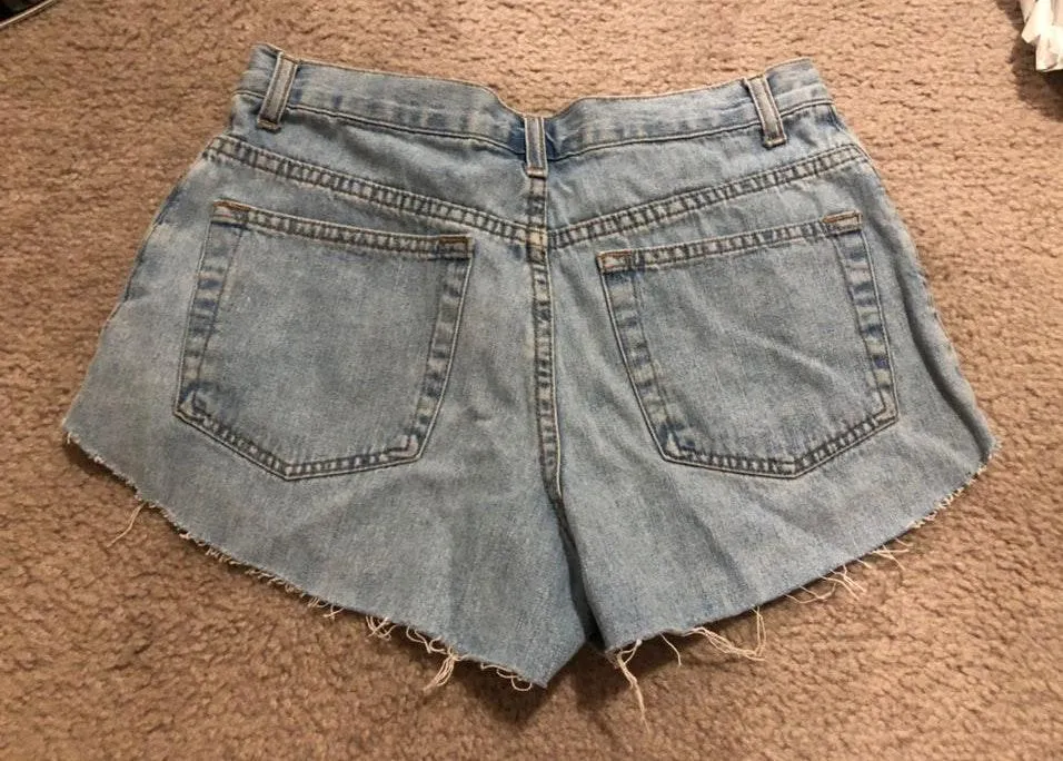 Vintage Light Denim Shorts Blue Size 4 - Image 5