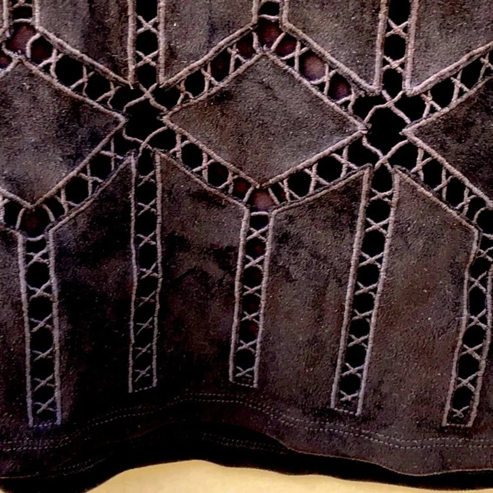 Womens Size Medium black Doris cutout faux suede skirt NWT - Image 5