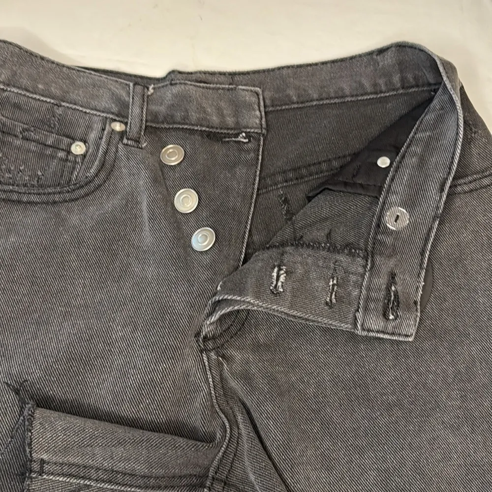 White Fox Asymmetrical Waistband Let’s Go Shorts Black Acid Denim, Size XS - Image 6