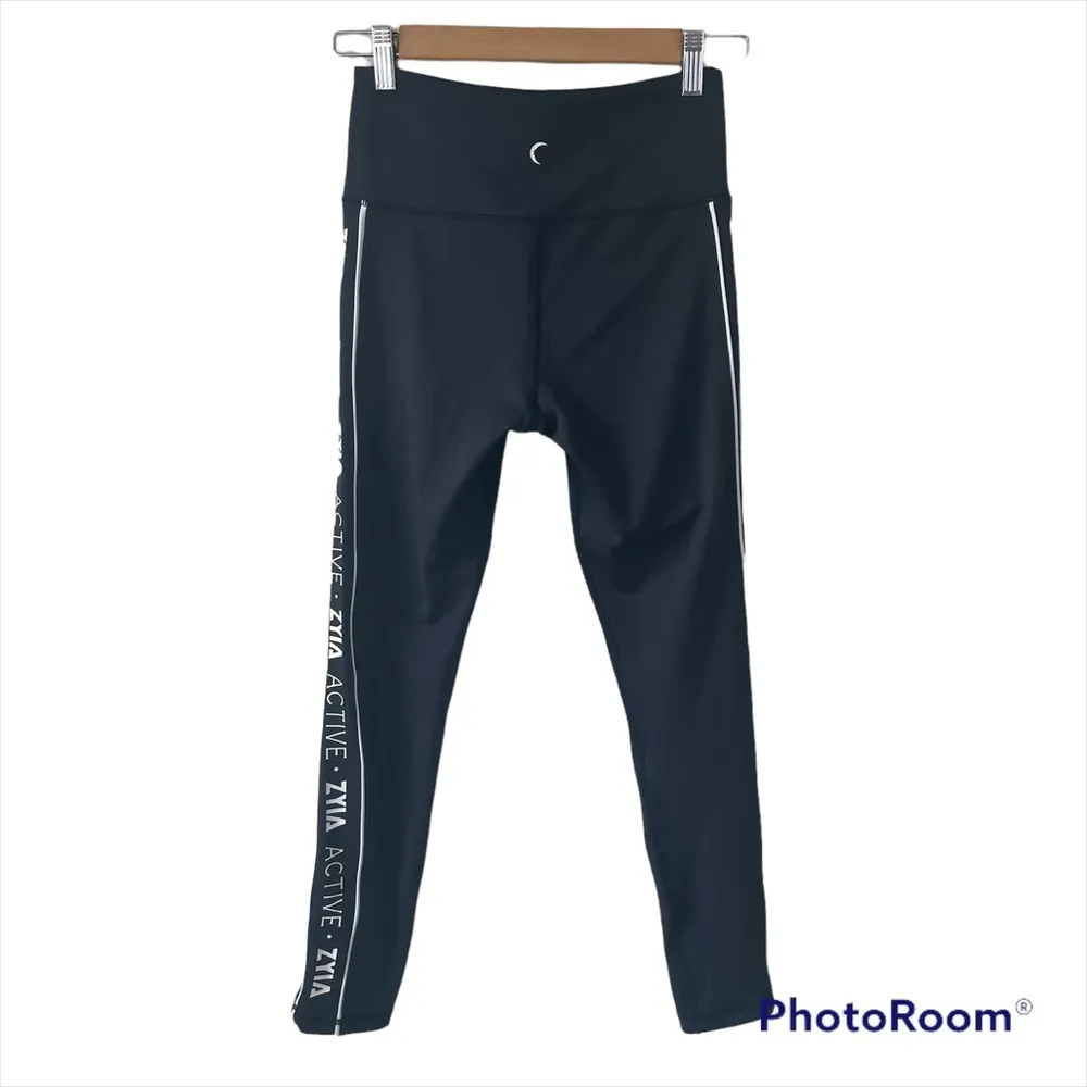 Zyia Black Logo Stripe Light n Tight Hi-Rise Legging 28” Size 4 / Small - Image 90