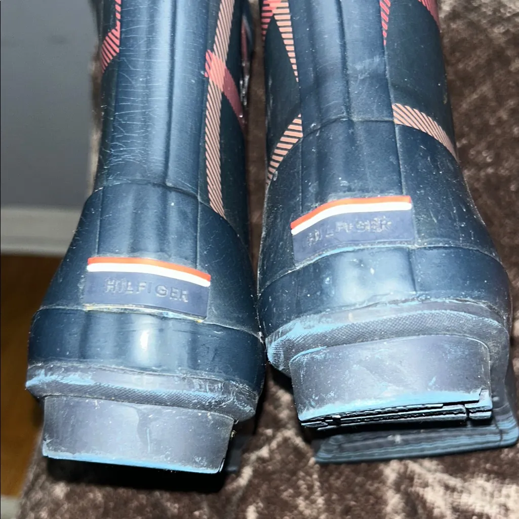 Tommy Hilfiger Blue  and Red Plaid Boots with Gold Zipper - Image 4