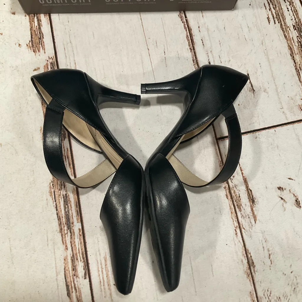 LIFE STRIDE SOFT SYSTEM SUKI BLACK CROSS STRAP PUMPS - Image 7