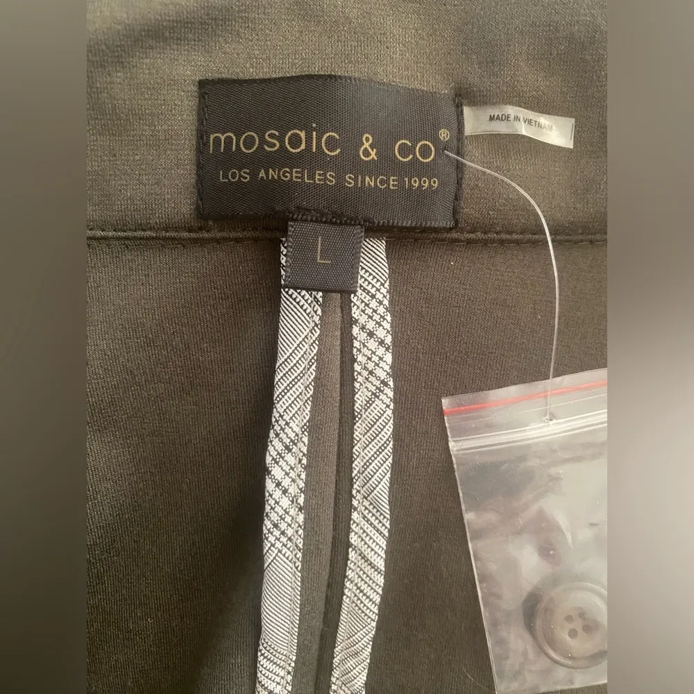 Mosaic & Co Women's size Large Single Button Olive Green Blazer NWT - Image 2