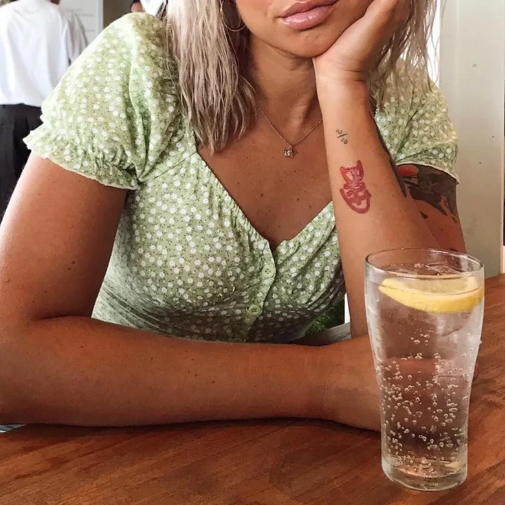 Princess Polly Laguna top in green - Image 7