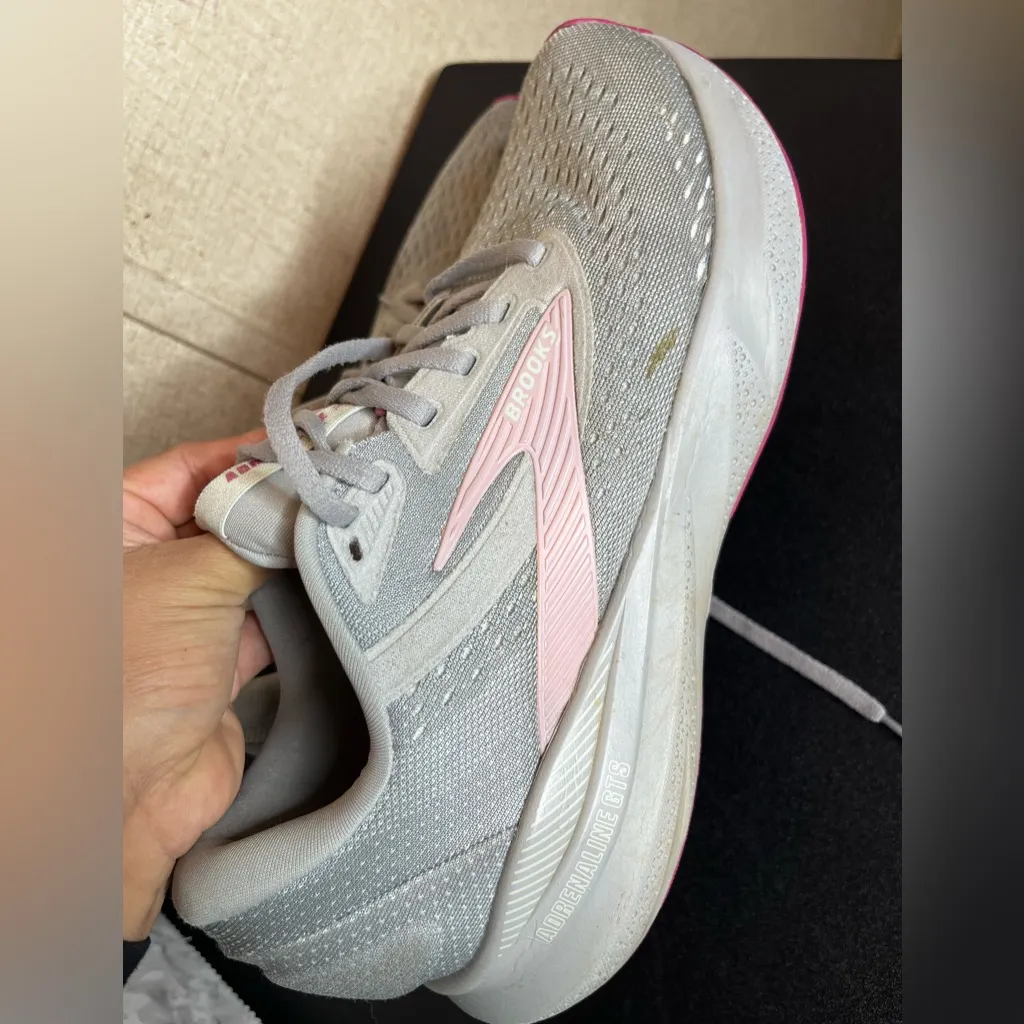 Brooks Adrenaline GTS 24 Women's Athletic in Gray and Pink - Image 3