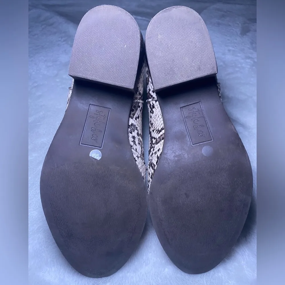 Style & Company MyKenna Western Ankle Bootie. Size 9 - Image 13