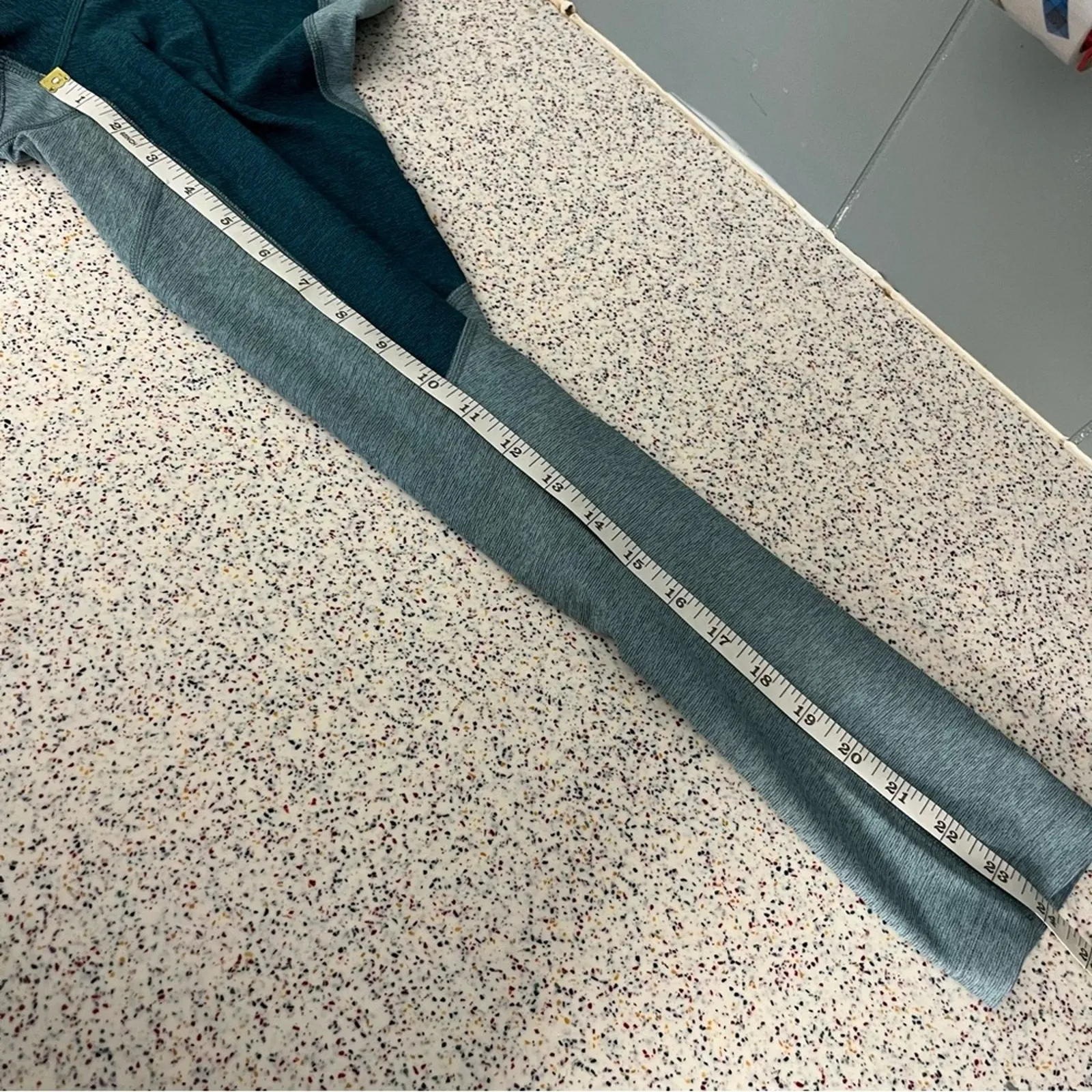 Outdoor Voices x Madewell 3/4 Two Tone Color Block Capri Leggings Women’s XS - Image 7