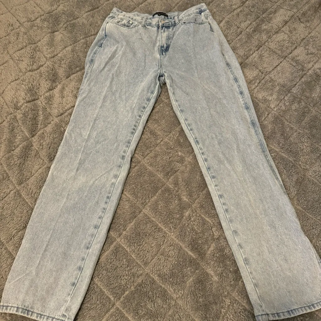 English Factory Women’s 30x32 High Rise Straight Leg Light Wash Jeans - Image 3