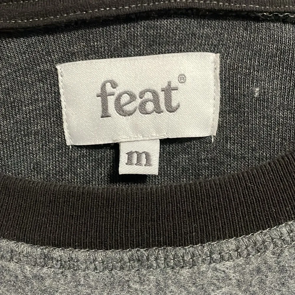 💖 FEAT Blanket Blend Crewneck in Hazy Black Gray Size M - Image 5