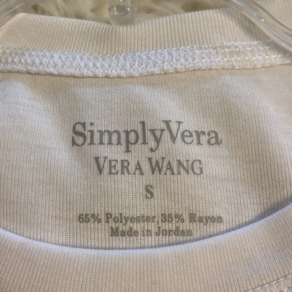 Vera Wang T-shirt brand new with tags - Image 6