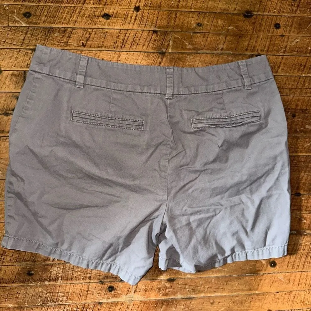 Loft gray flat front normcore size 8 minimalist 6” shorts - Image 3