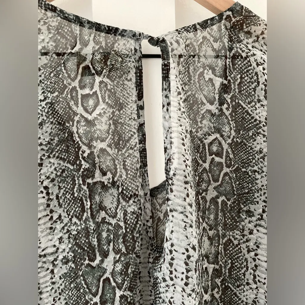 SHOW ME YOUR MUMU Snake Print Sheer Overlay High Low V-Neck Blouse Size M - Image 7