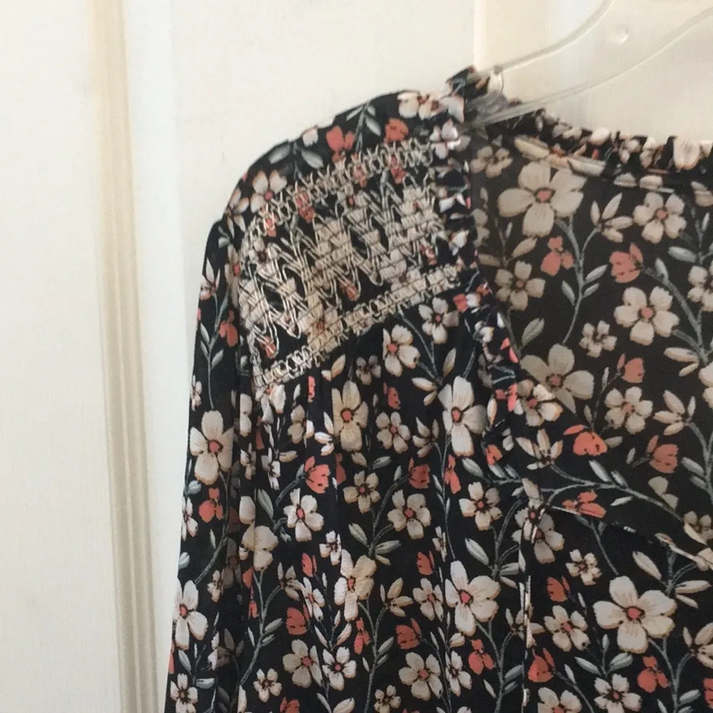 FINAL MARKDOWN LADIES style and company boho looking top large - Image 2