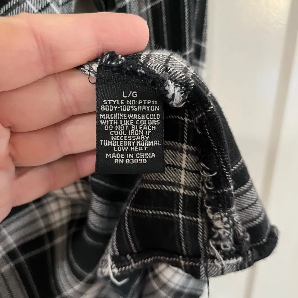 Ci Sono Plaid Collection Women’s Top Sz L - Image 6