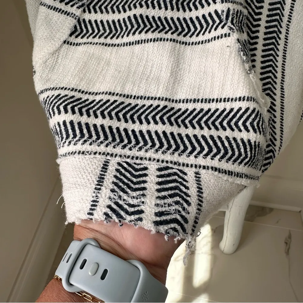 Baja Style Blanket Hoodie Top Size Small - Image 7