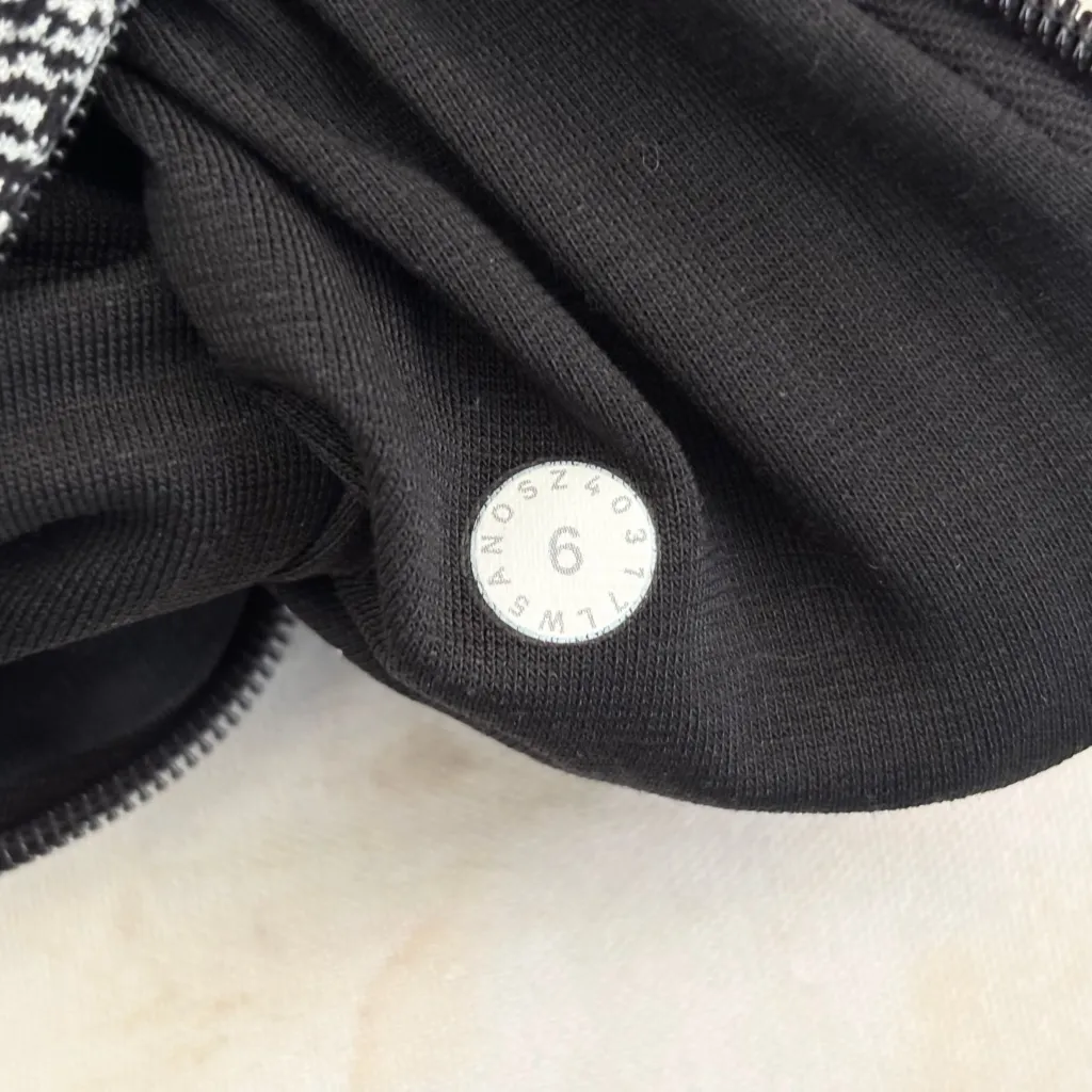 Lululemon Run On Tight 25", Power Luxtreme Irregular Denim Twill - Image 7