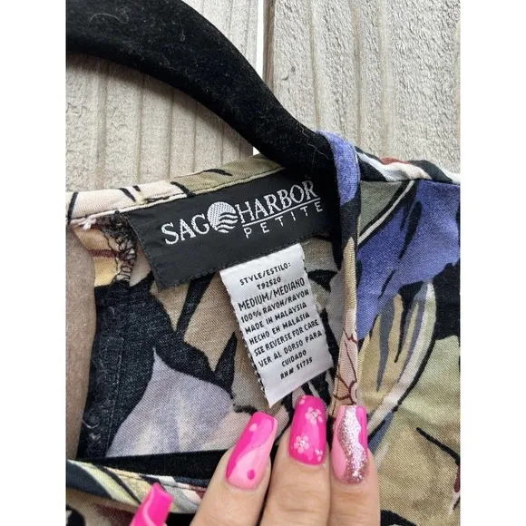 Sag Harbor Woman’s short sleeves‎ Floral Medium Black Blue Tee Hawaiian Cute - Image 5