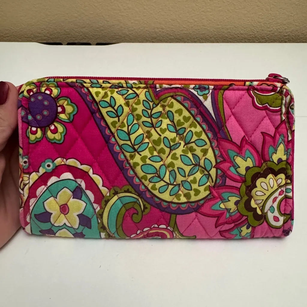 VERA BRADLEY Zip Around Wallet & Wristlet - Pink Swirls - Very Clean EUC - Image 4