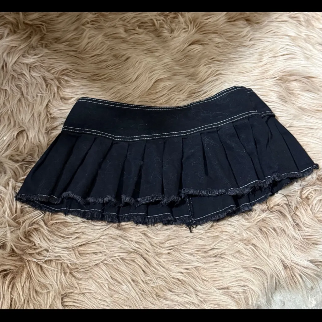 Black Pleated Mini Skirt with Belt Size XS - Image 6