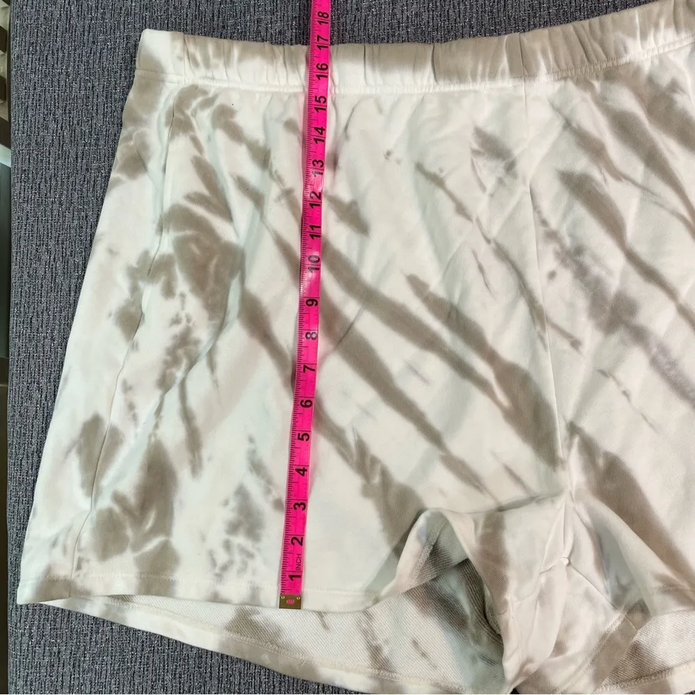 Good American Tie-Dye Summer Sweat Shorts - Image 11