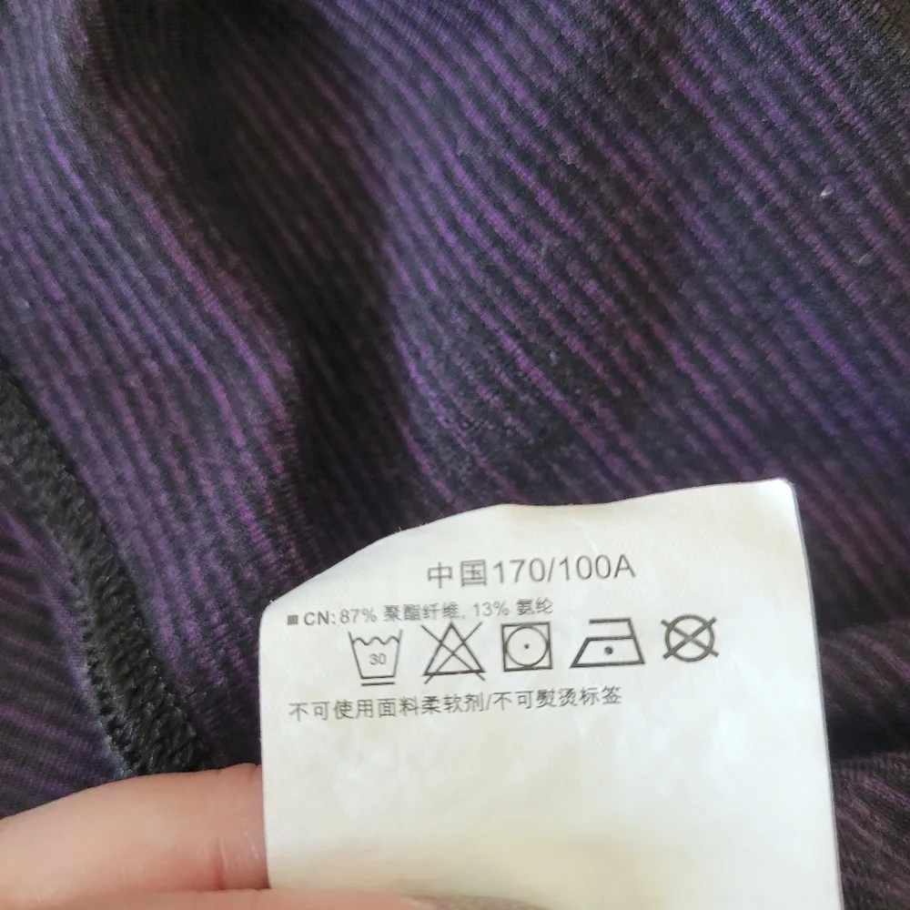 Old Navy Active Purple and Black Striped Leggings - Image 13