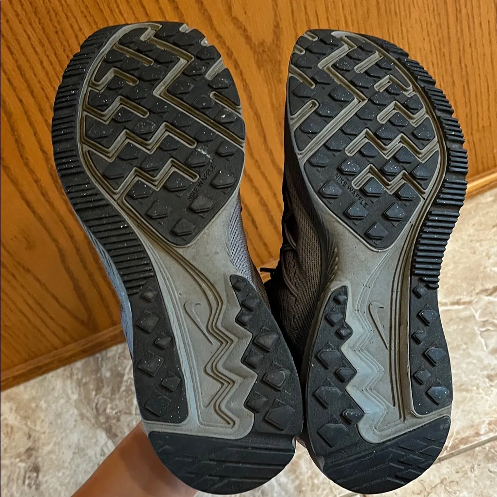 Nike H20 Repel Zoom Winflo 3 Ombre Black and Gray Athletic Sneakers - Size 9.5 - Image 11