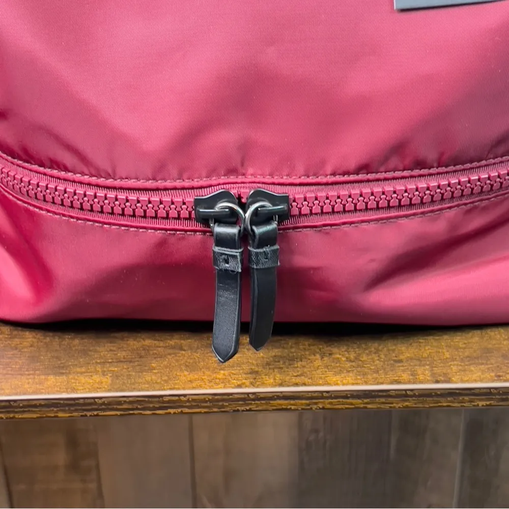 Mondani New York WeekenderTote/Duffle/Gym Bag Holds Sneakers & Yoga Mat … - Image 4