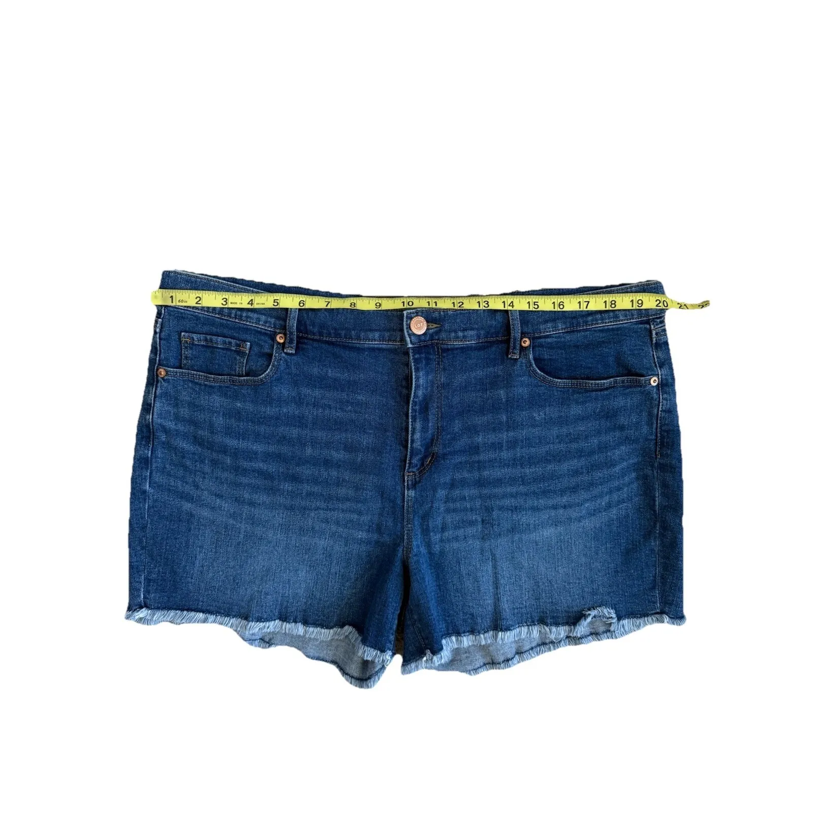 Loft Women's Raw Hem Mid Wash Denim Jeans Shorts 4" Inseam Size 18 Casual - Image 9