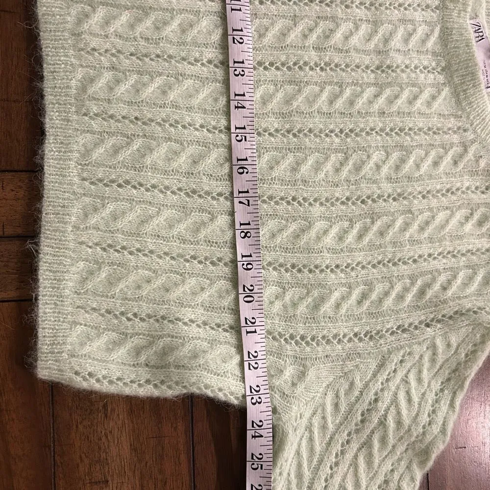 Mint Green Alpaca Wool Blend Cropped Cable Knit Cropped Sweater Size Medium - Image 8