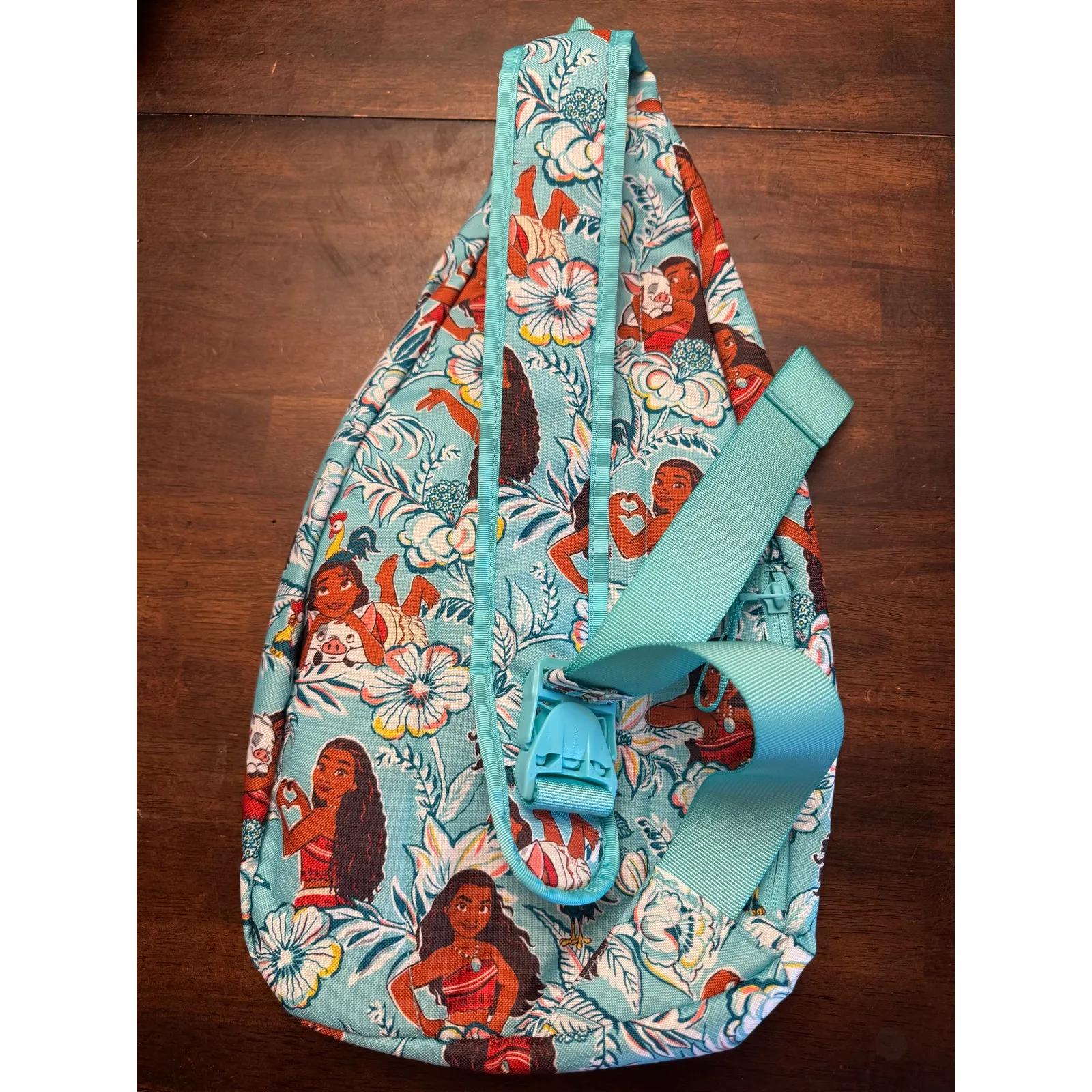 Disney Vera Bradley Moana tropical Sling backpack NWT - Image 4
