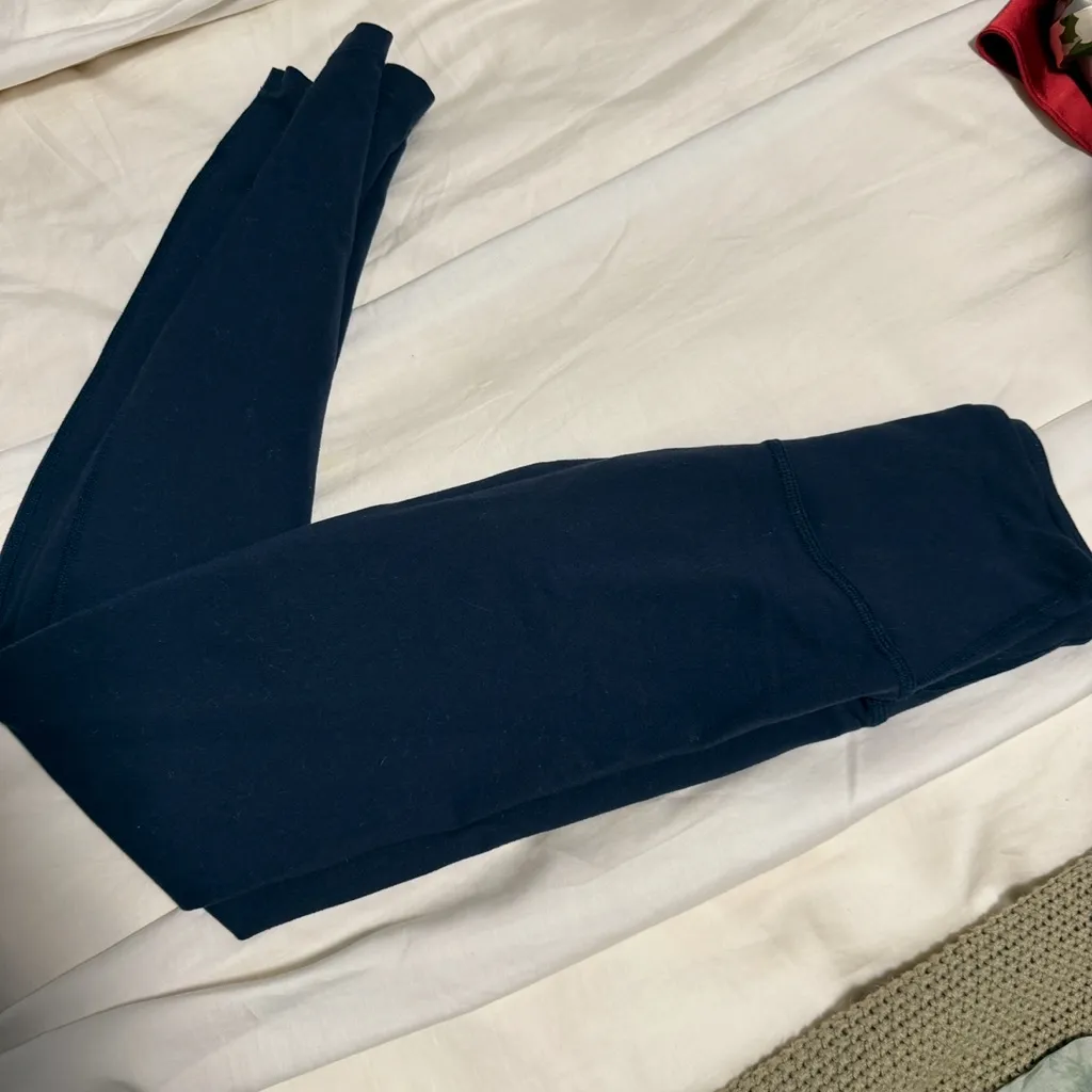Beyond yoga navy blue super soft Athletic leggings - Image 4