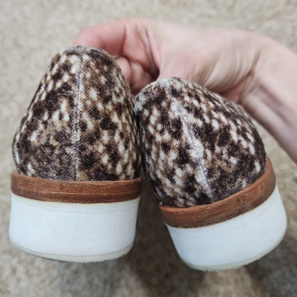 Free People Snake Eyes Velvet Textured Loafers Slip On EU 38 - Image 5