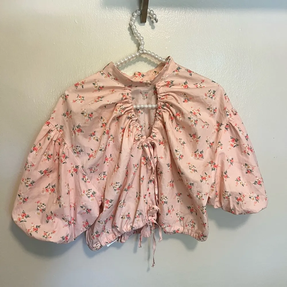 Anthropologie  Cropped Bubble Sleeve Blouse - Image 5