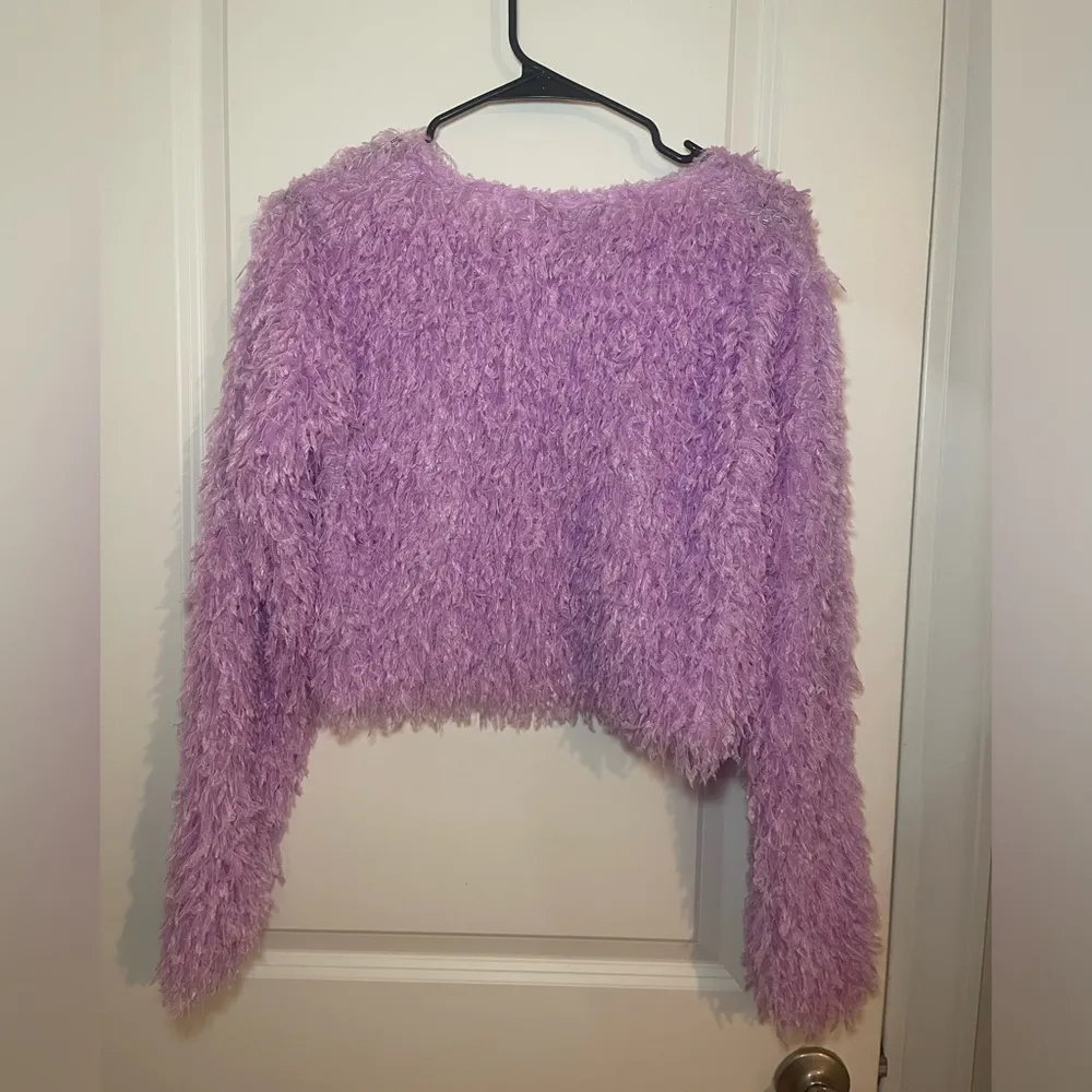 🆕💜NWT Women’s  Lilac Purple Textured Feathery Sweater Size L🦄🔥 - Image 9