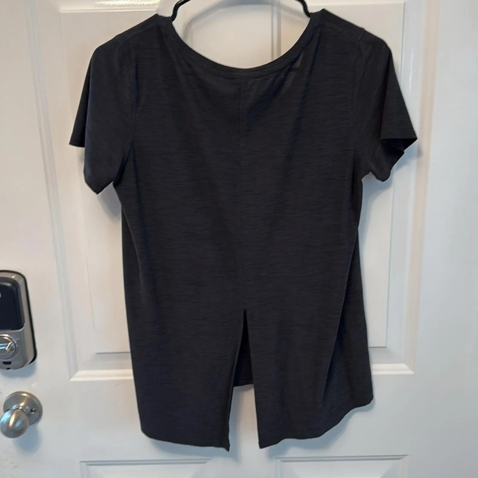Old Navy Active Breathe On Womens Short Sleeve Top - Image 3