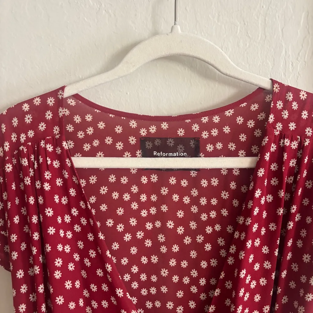 Reformation Carina midi wrap dress in red floral - Image 3