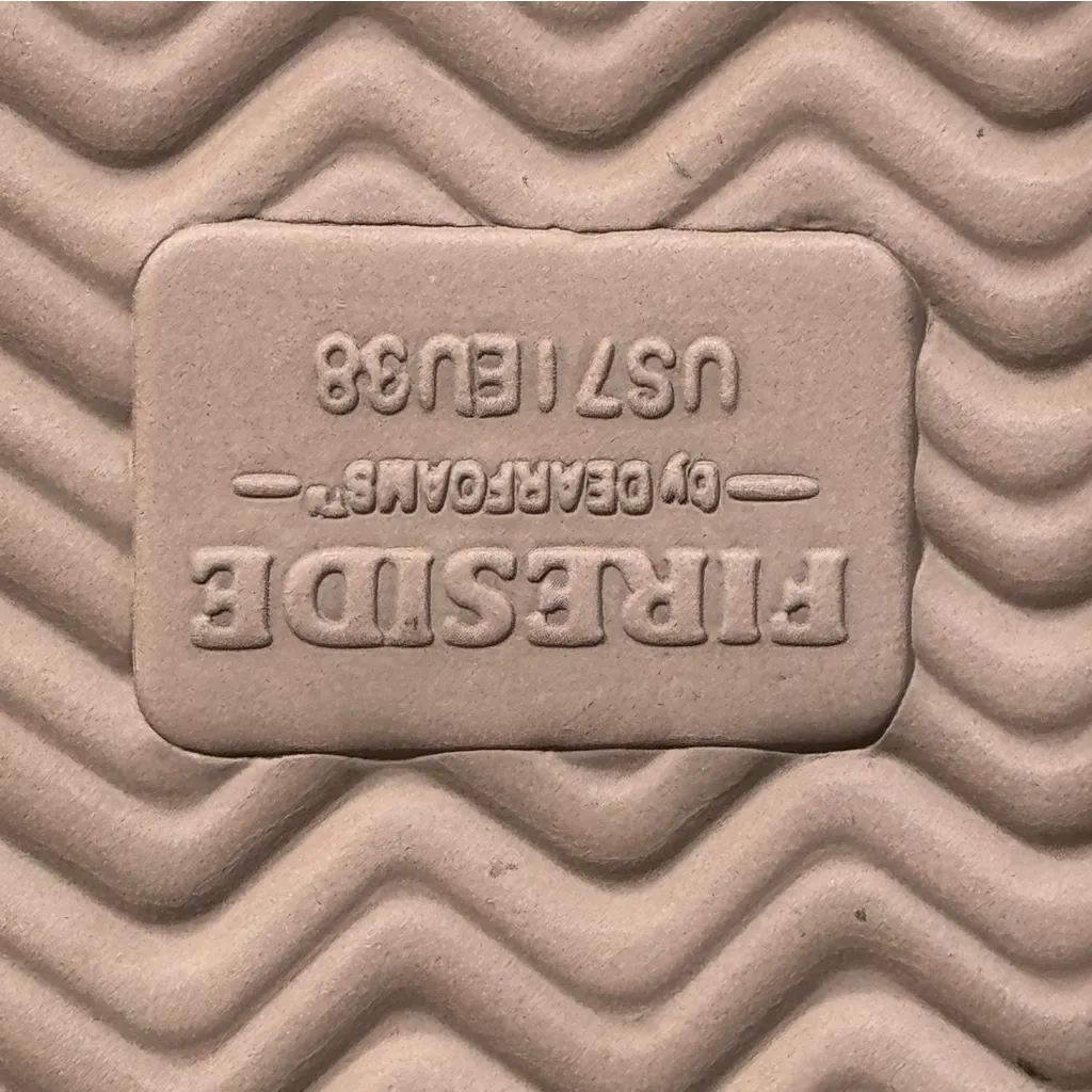 Fireside by Dearfoams Tan Fuzzy Slippers Size 7 - Image 7