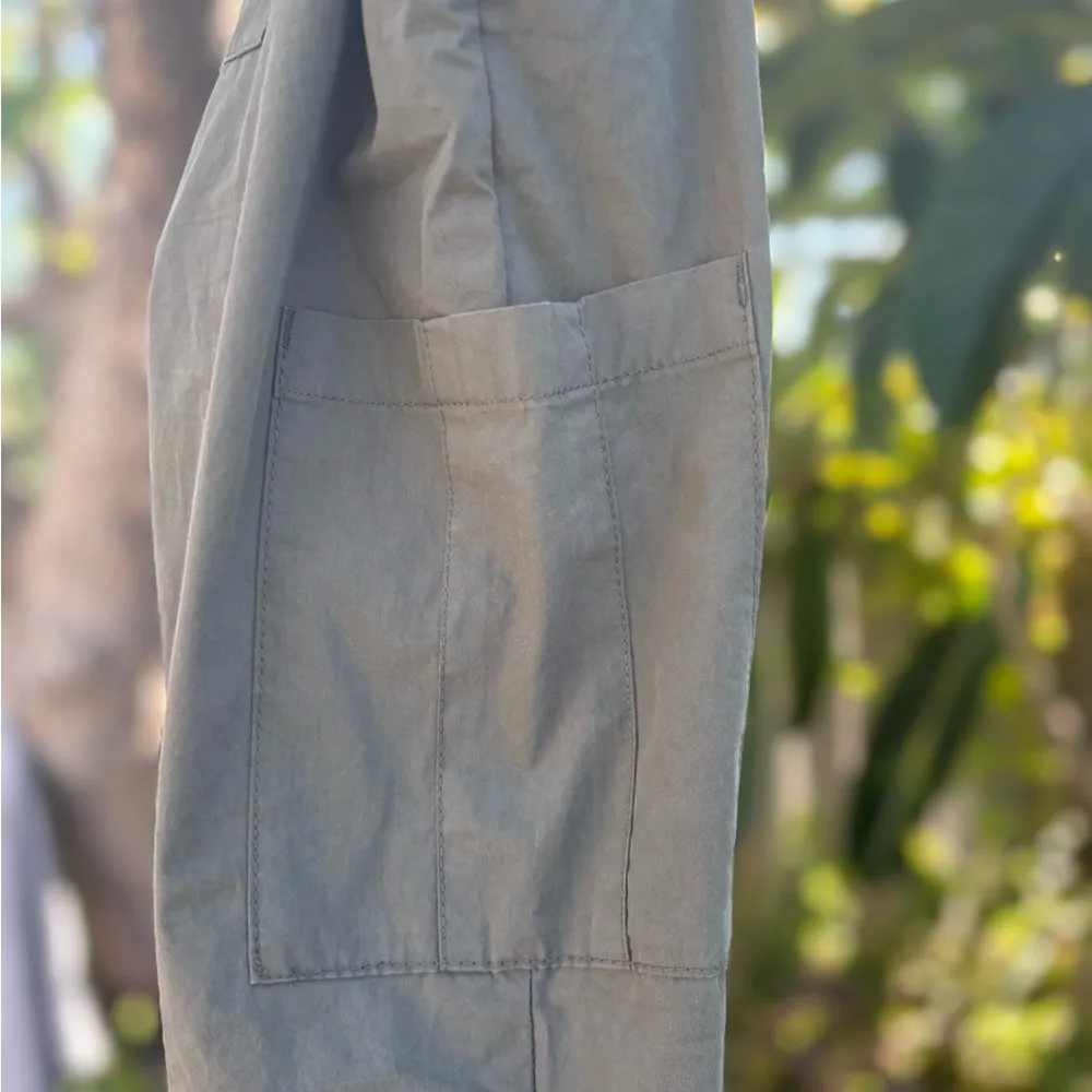 Old Navy Women’s Olive Poplin High Rise Tapered Cargo Elastic Cuff Jogger Size L - Image 4