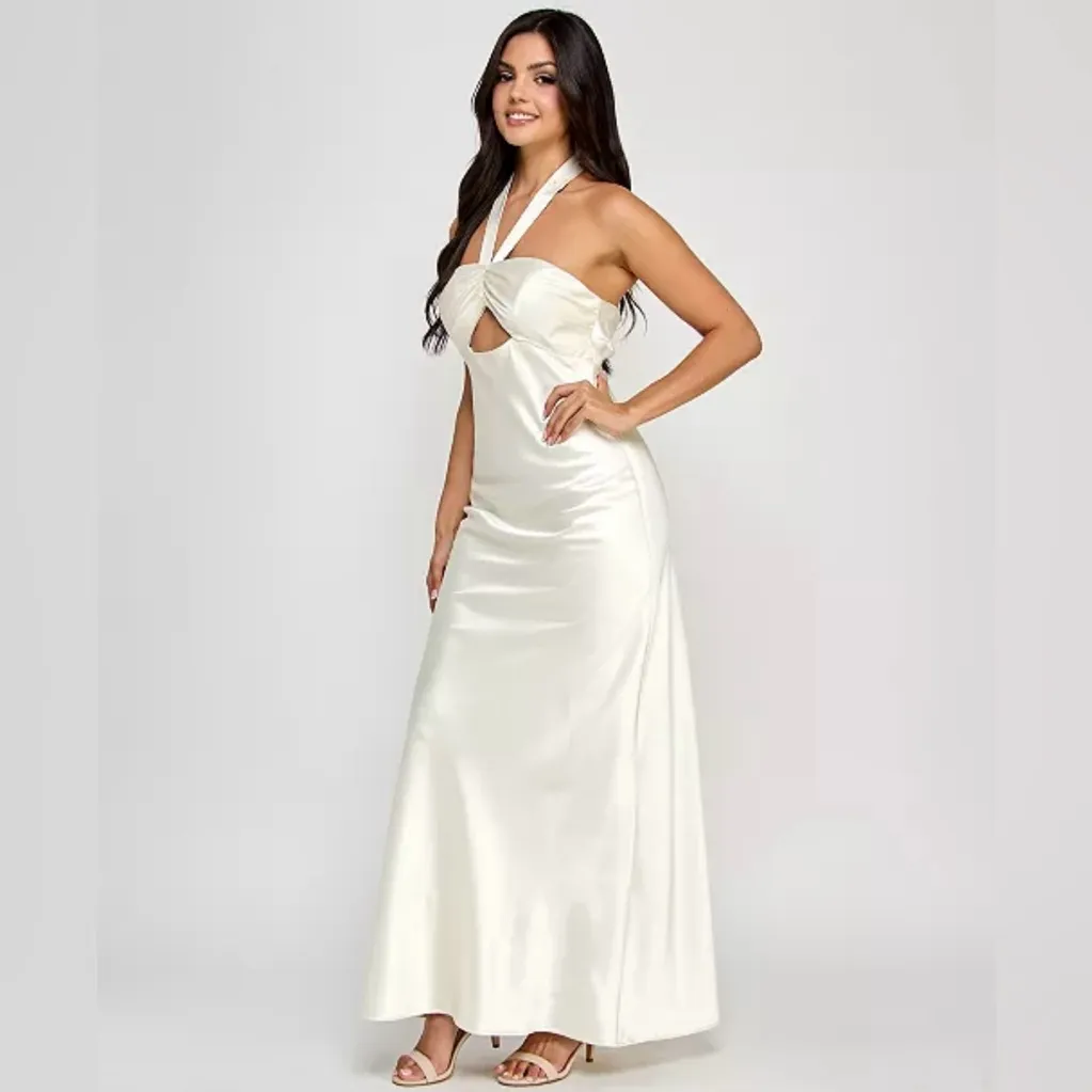 Morgan & Company Juniors Sleeveless Off White Halter Gown with Cut Out Size 13 - Image 2