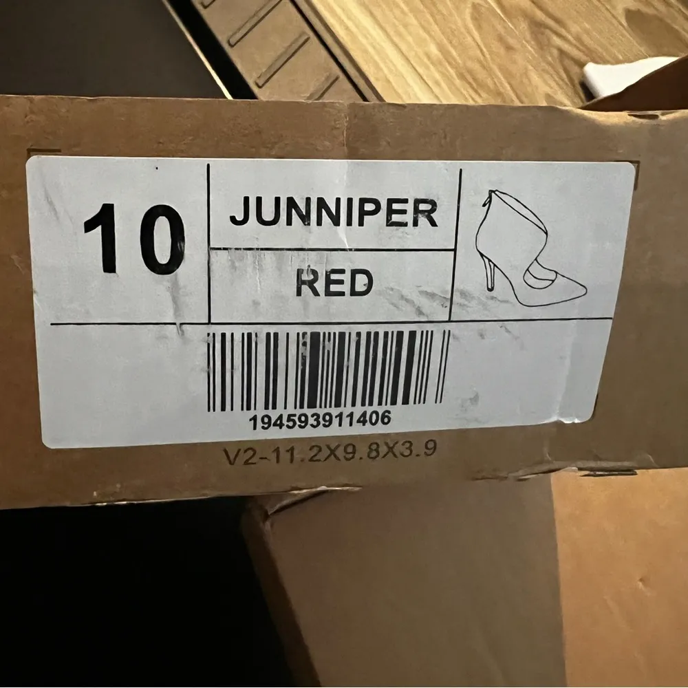 NIB Stiletto Pointed Toe Pump SIZE 10 - Image 10