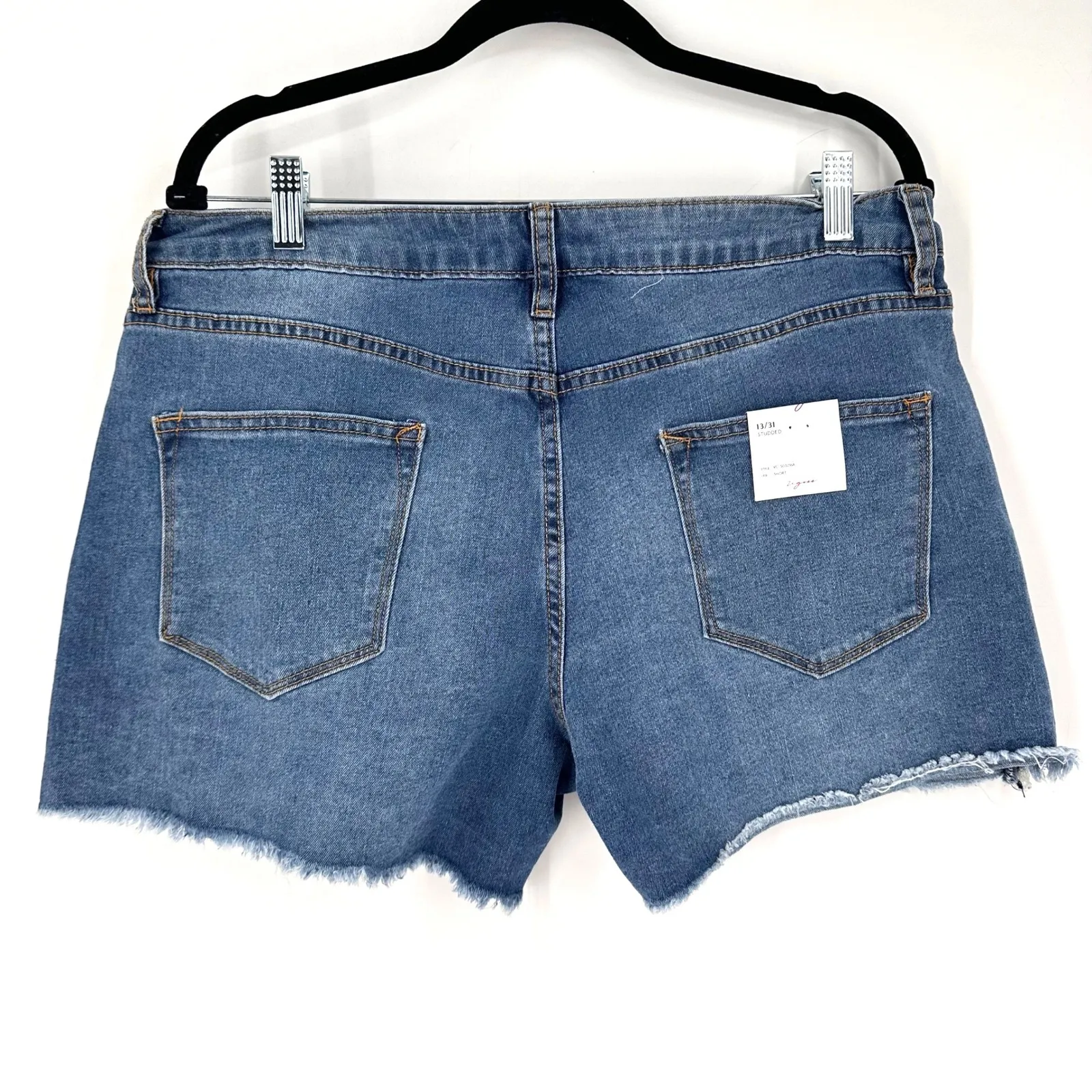 NWY Vigoss Studded Denim Blue Jean Shorts Frayed Raw Hem Size 31, Size 13 - Image 2