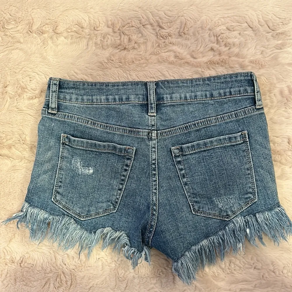 Size XS jean shorts - Image 5