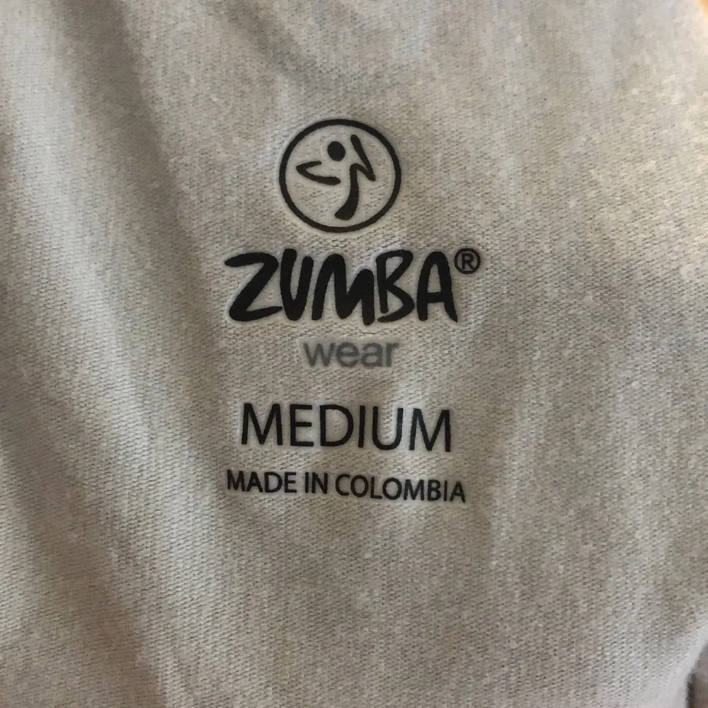 🎉4 for $20 Zumba Wear Tank, size medium - Image 3