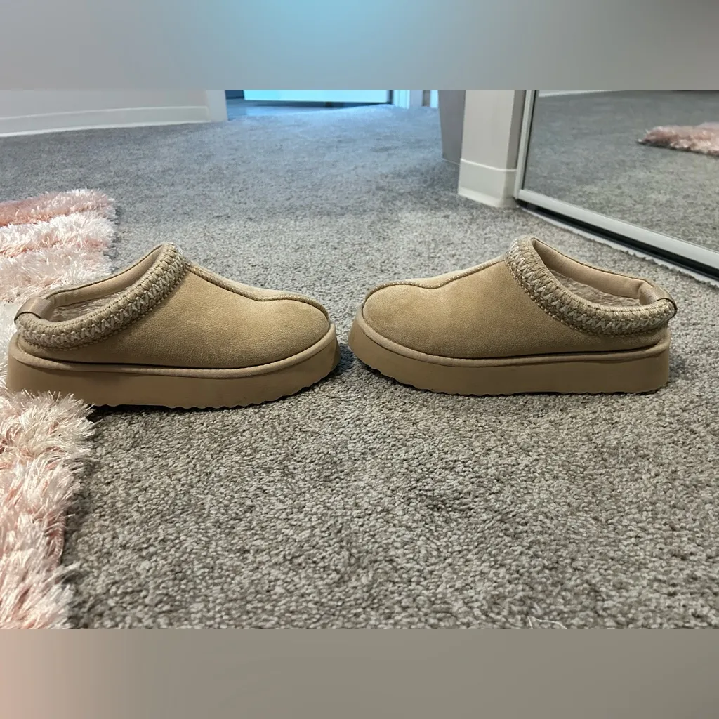 Tan Slippers - Image 5