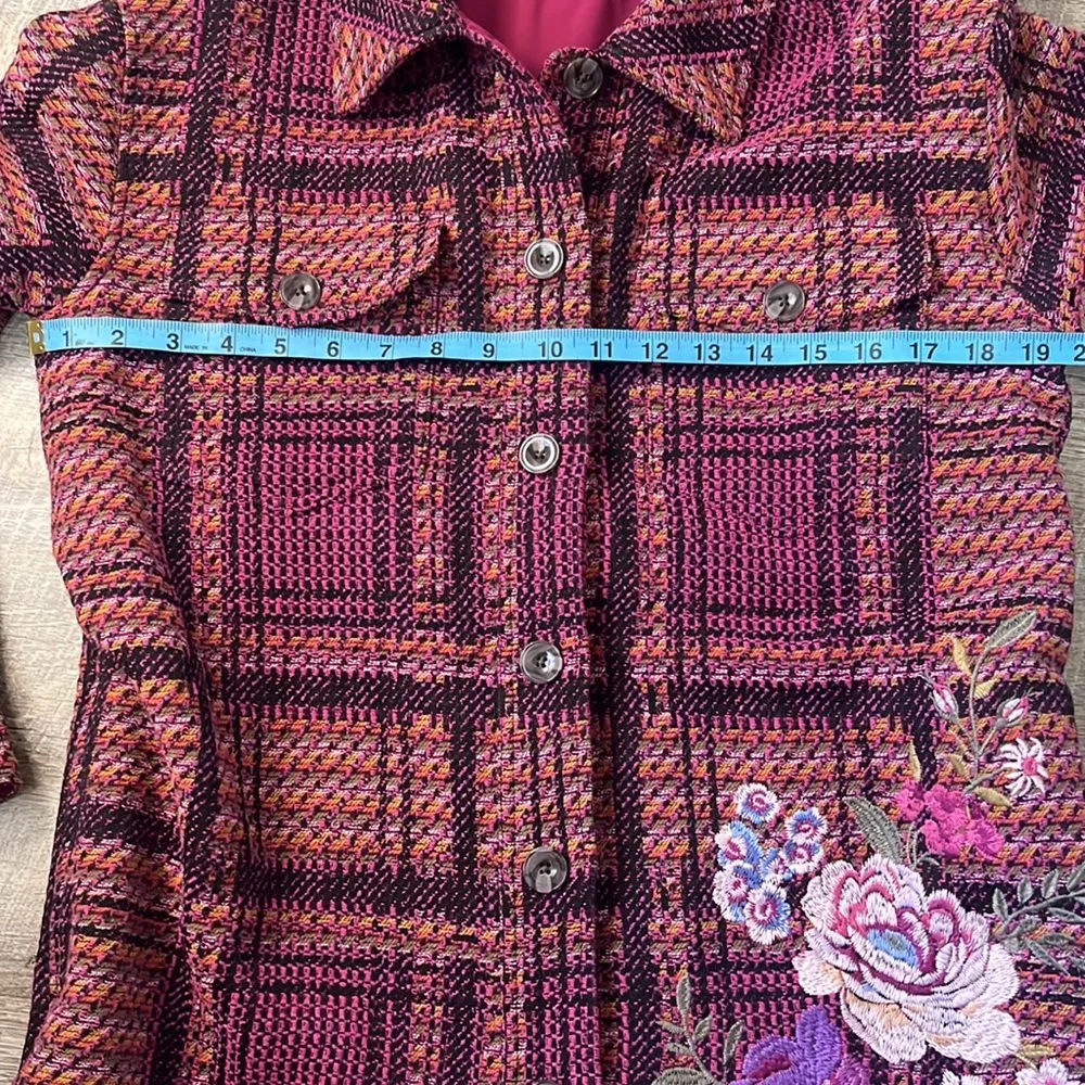 Johnny Was Workshop Embroidered Floral Shirt Jacket In Emi Plaid Size XS - Image 7